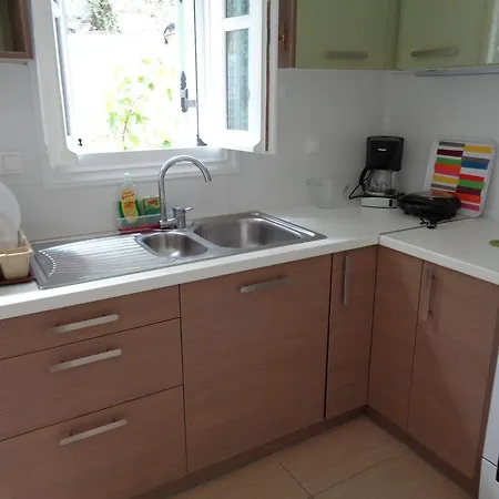 View Áyios Nikítas